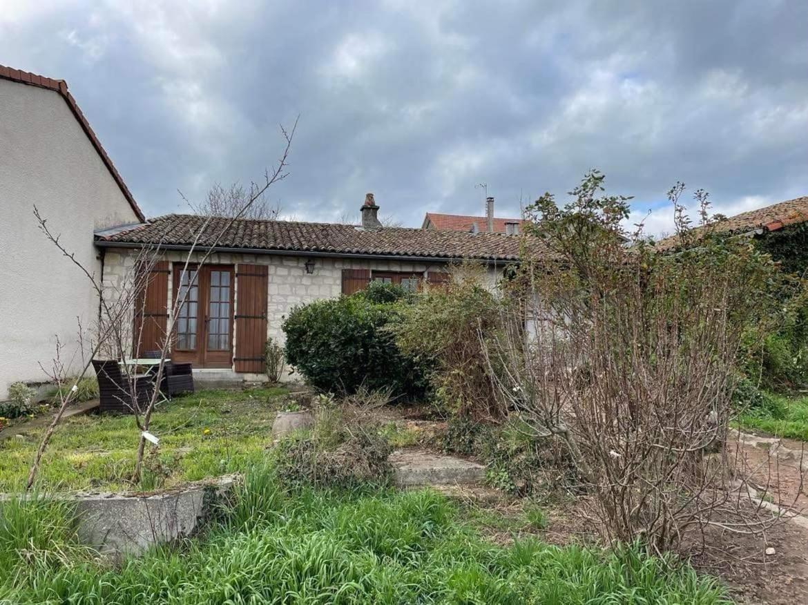 May'S Cottage Availles-Limouzine Екстериор снимка