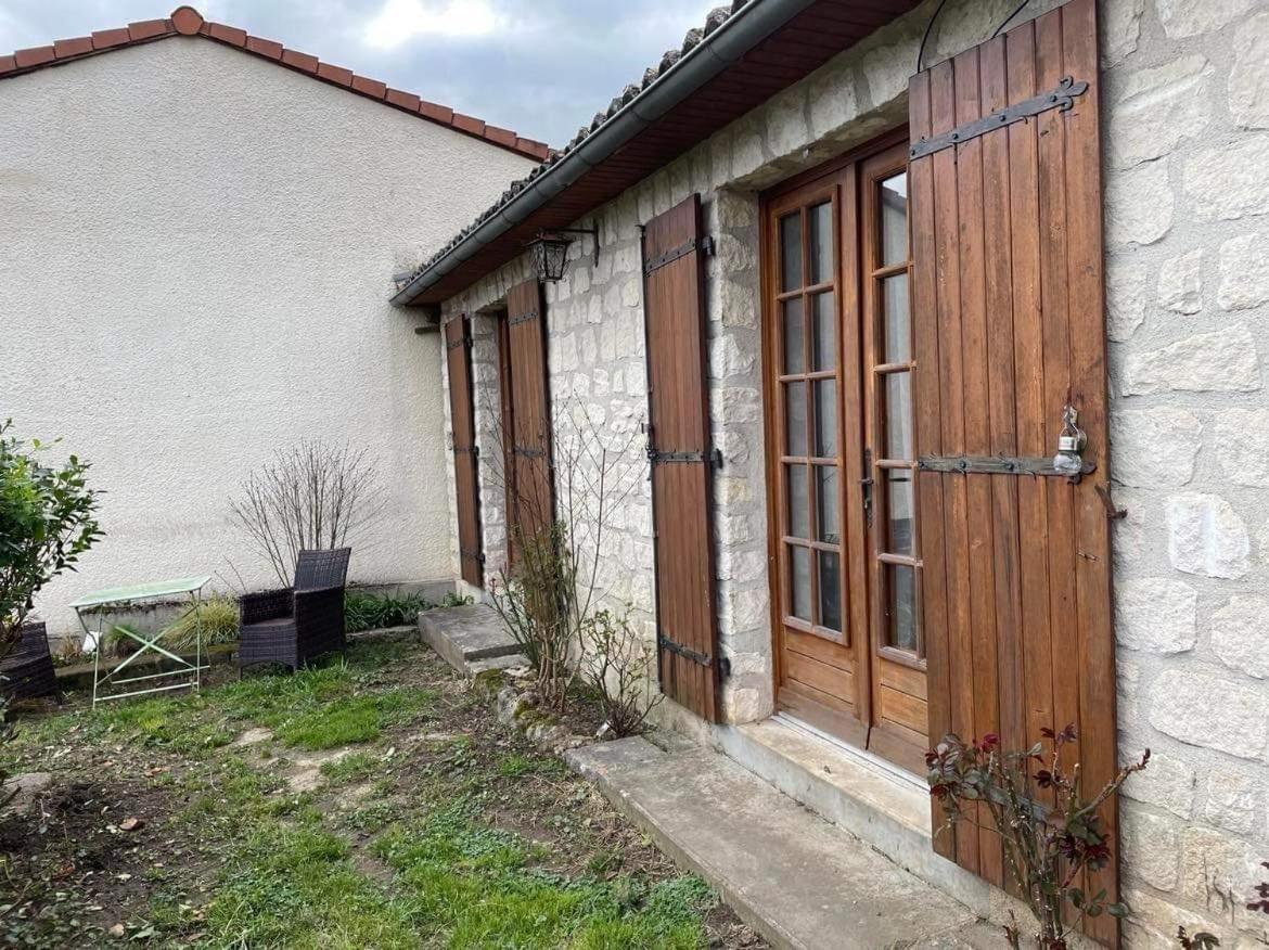 May'S Cottage Availles-Limouzine Екстериор снимка
