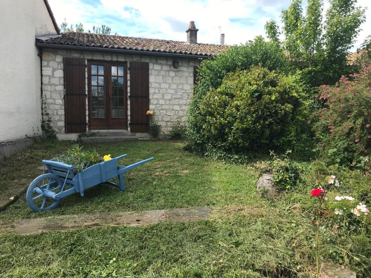 May'S Cottage Availles-Limouzine Екстериор снимка